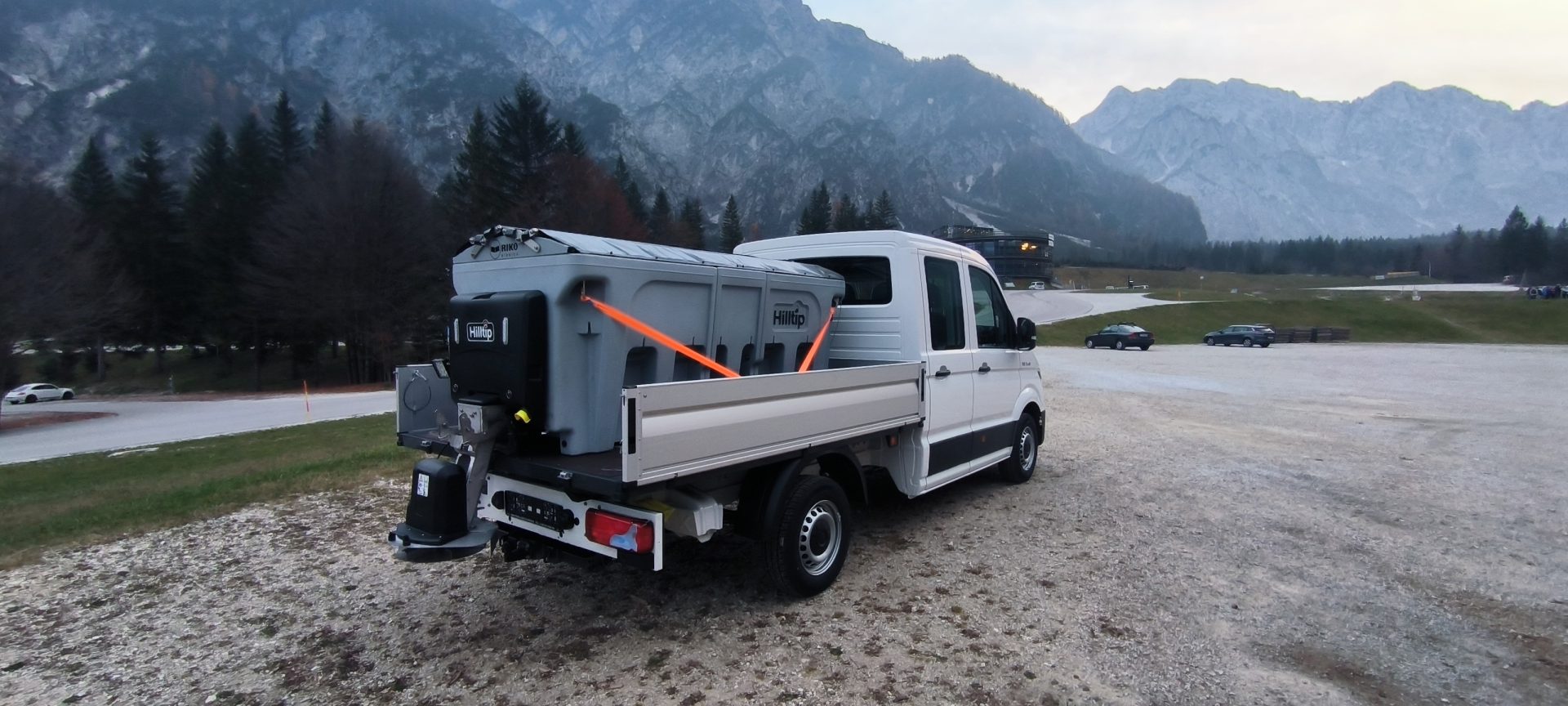 Snežni plug SnowStriker ML i posipač soli